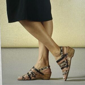 Vionic Tess Cork Wedge Sandals Snake Print Leather Multi Strap. Sz 9